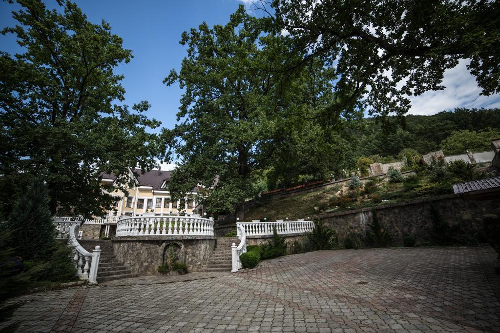 Gnizdo Golubky Hotel Shaian Exterior photo